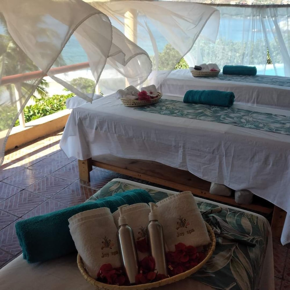 Catalina Beach Resort 15/50