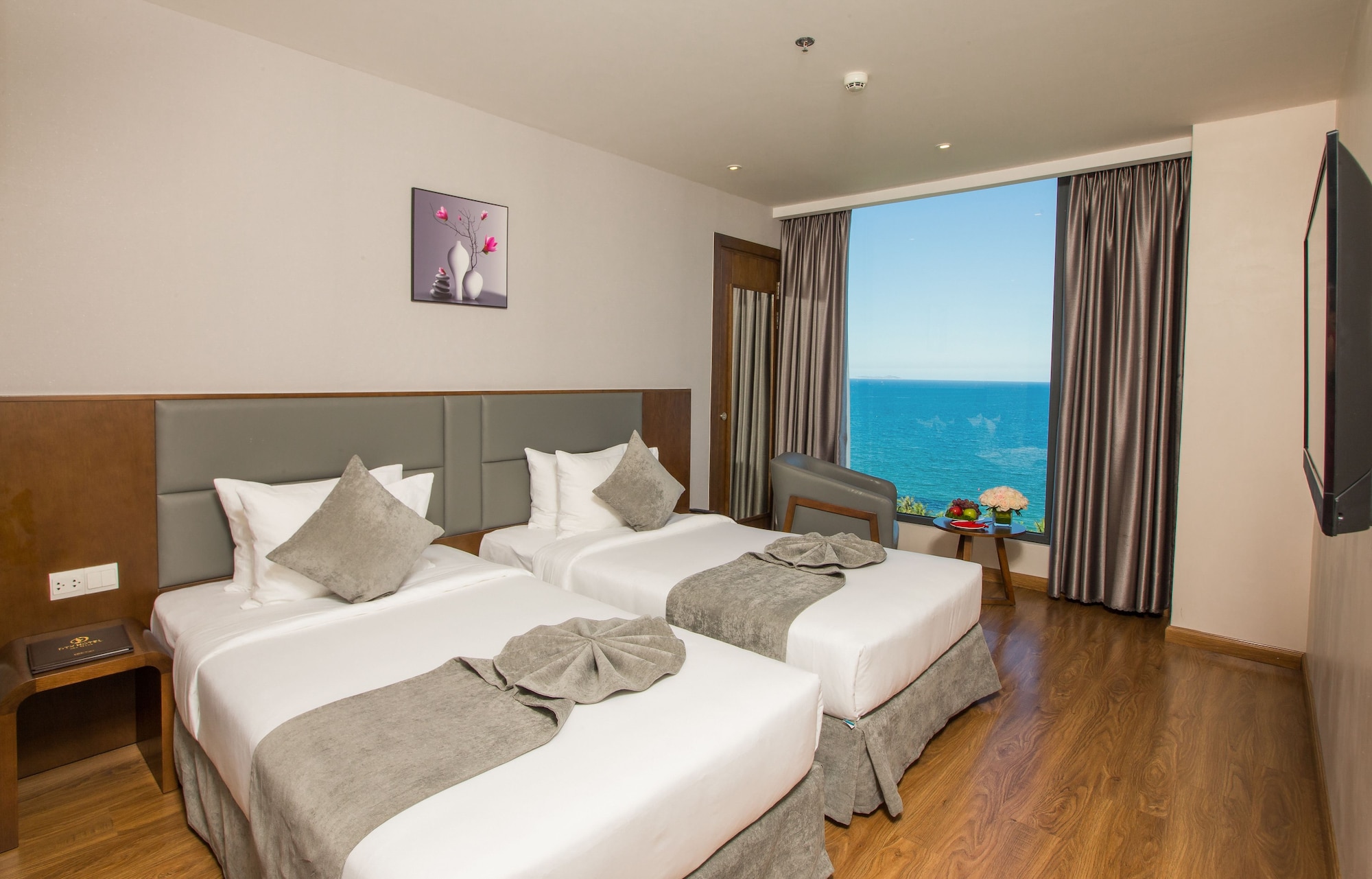 DELUXE, FAMILY, OCEAN VIEW