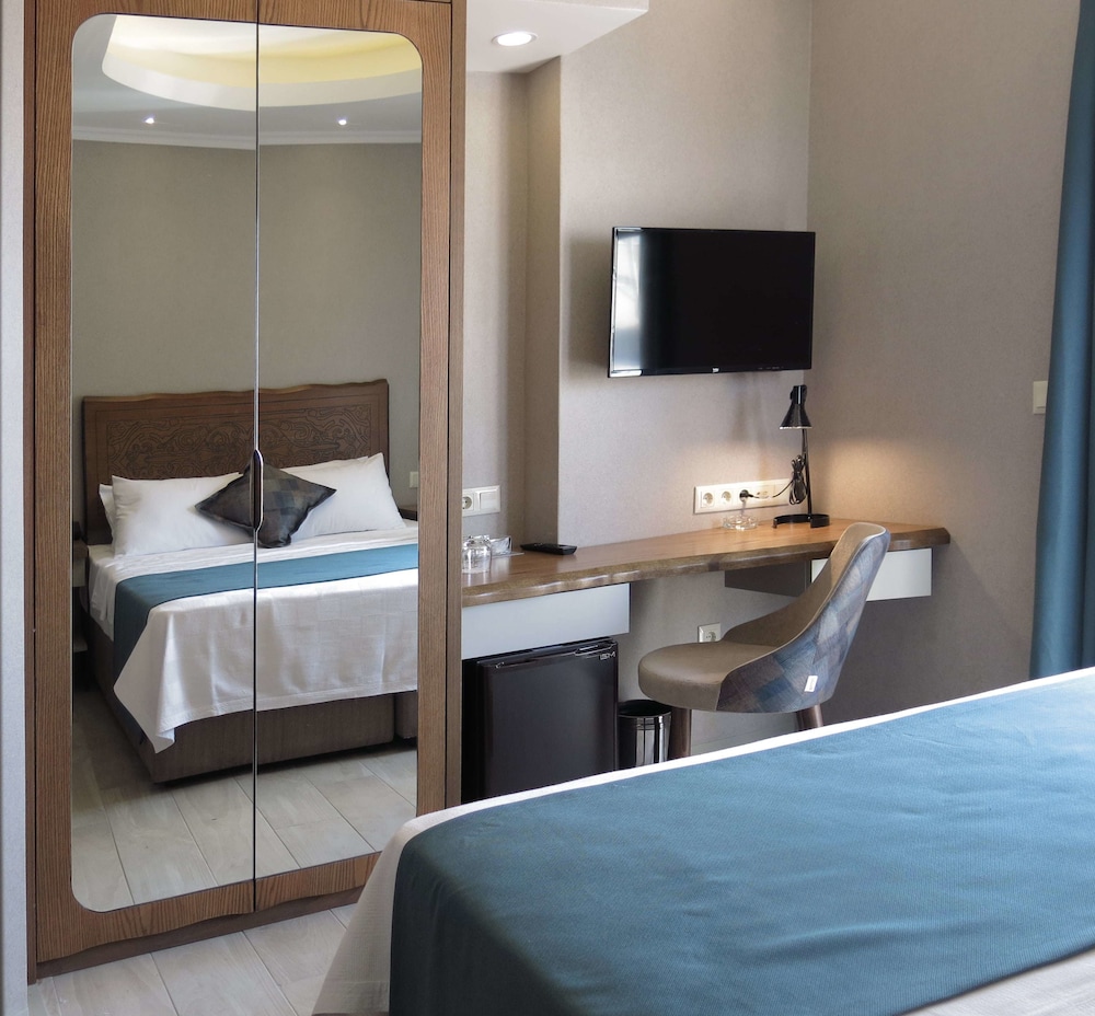 Galatahan Hotel 14/55