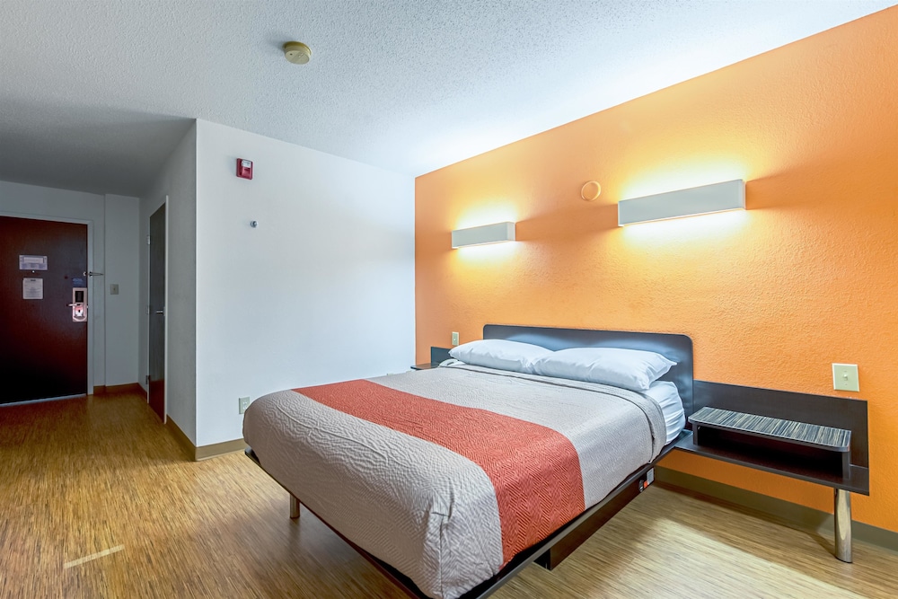 Motel6 Indianapolis, IN 24/51