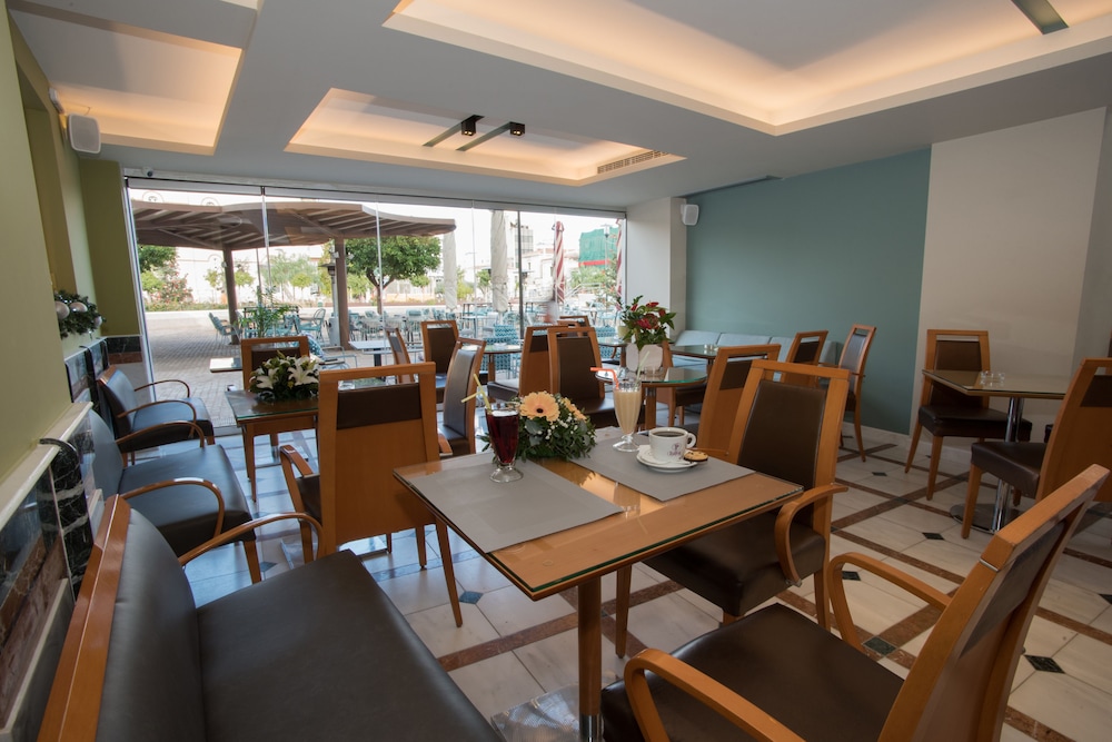 Morfeas Hotel 38/56