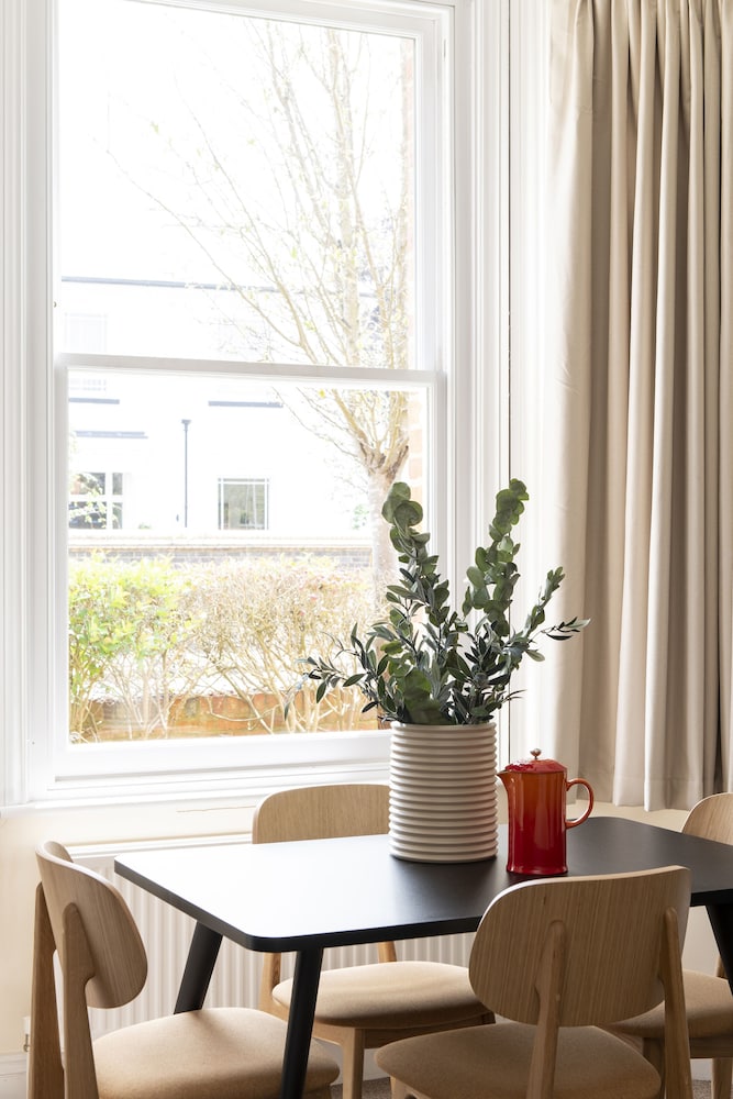 SACO Reading - Castle Crescent 56/64