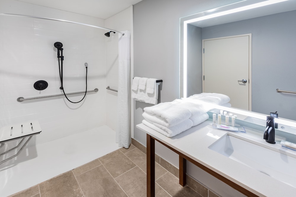 Hawthorn Extended Stay by Wyndham Oklahoma City Airport 31/33