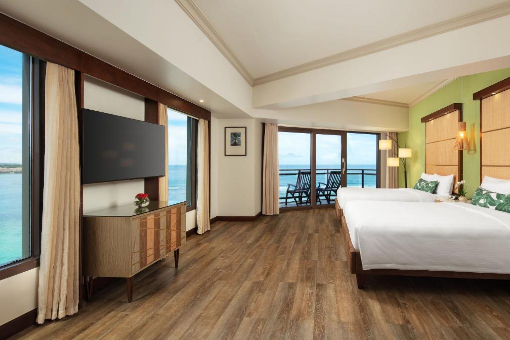 Suite, 2 Double Beds, Ocean Front