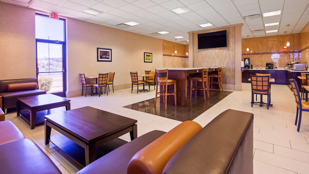 Best Western Fayetteville Inn 35/42