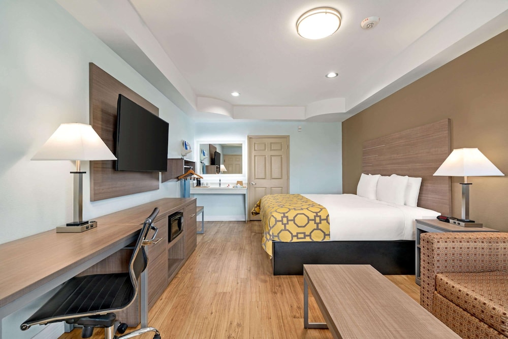 Baymont By Wyndham Kingwood 26/48