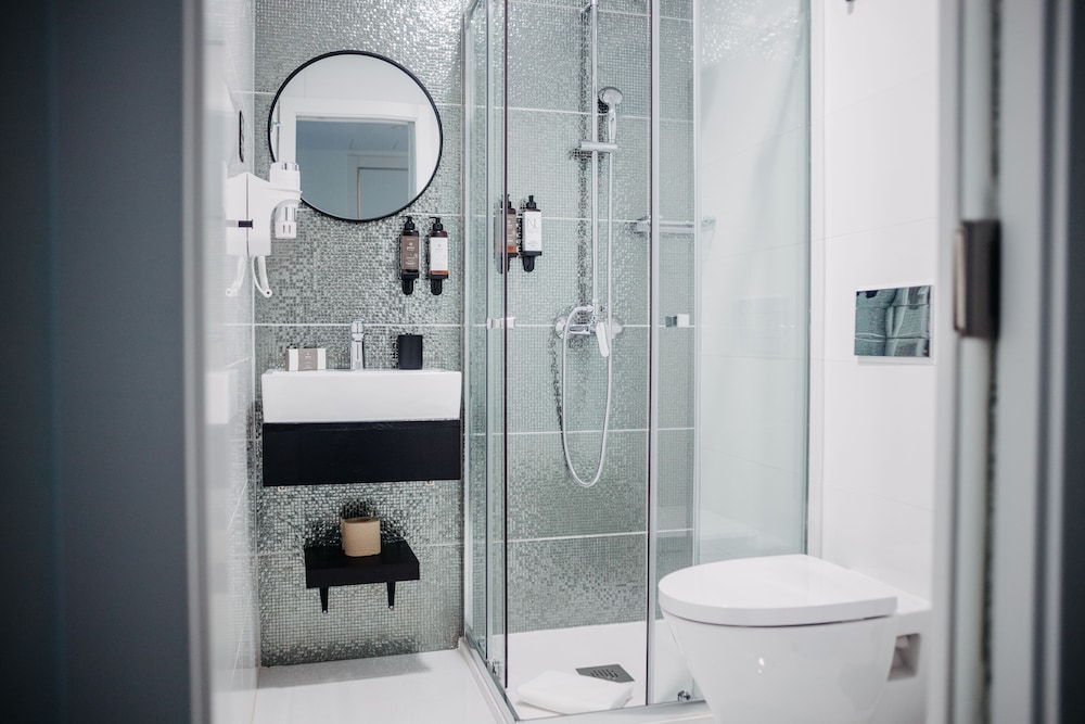 Next Level Premium Hotel 58/60