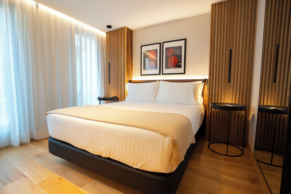 STANDARD, DOUBLE OR TWIN BED