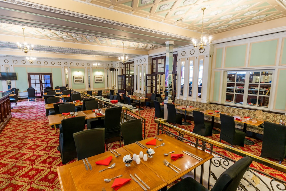 Adelphi Hotel 53/69