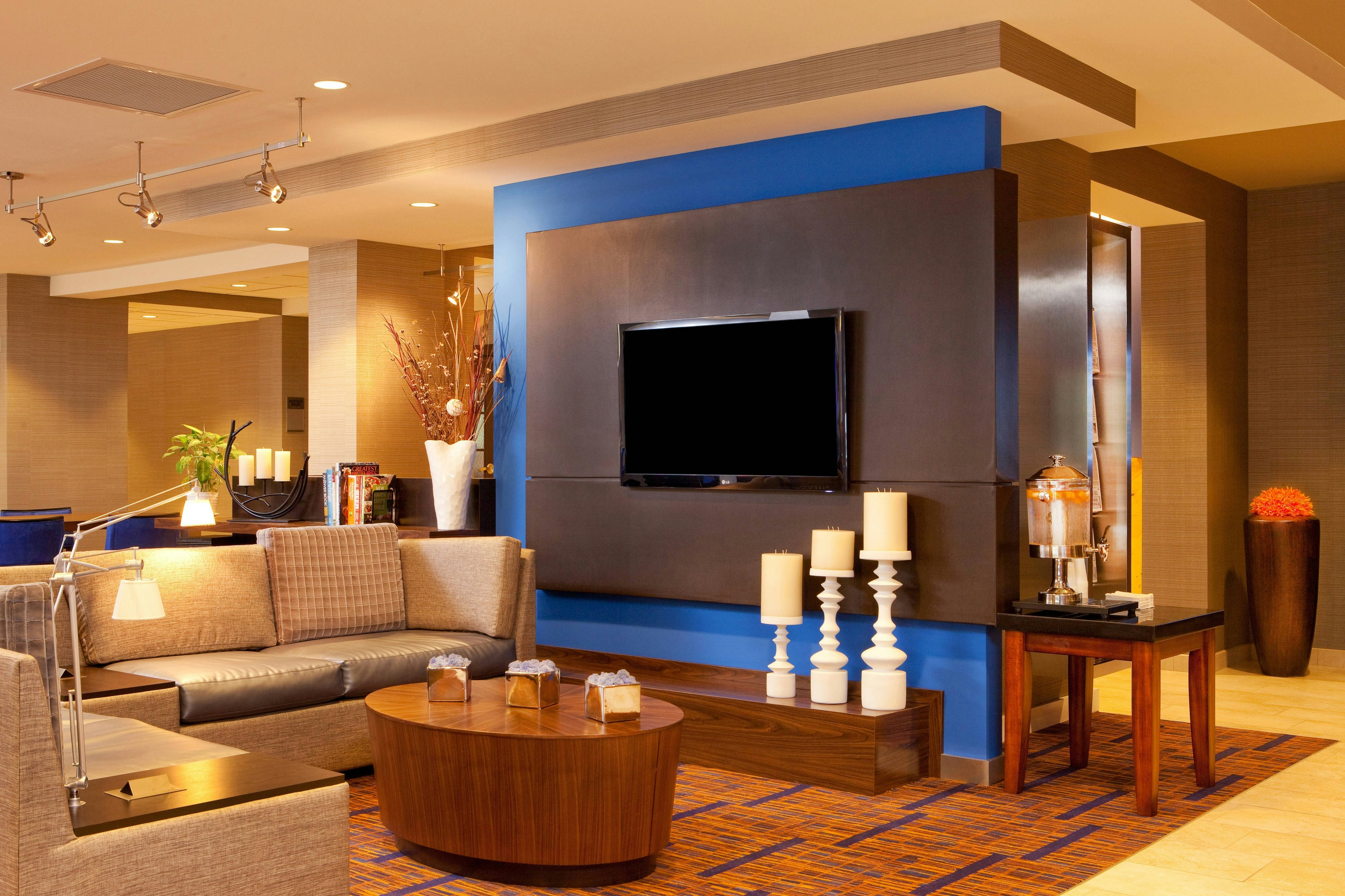 Courtyard by Marriott Hartford Manchester 17/18