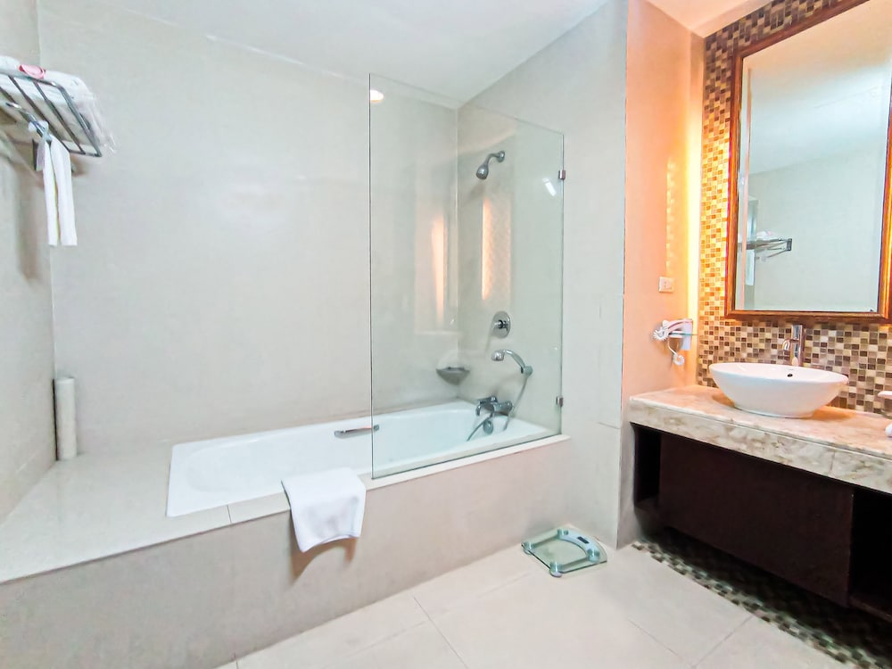 Swiss-Belhotel Ambon 13/69