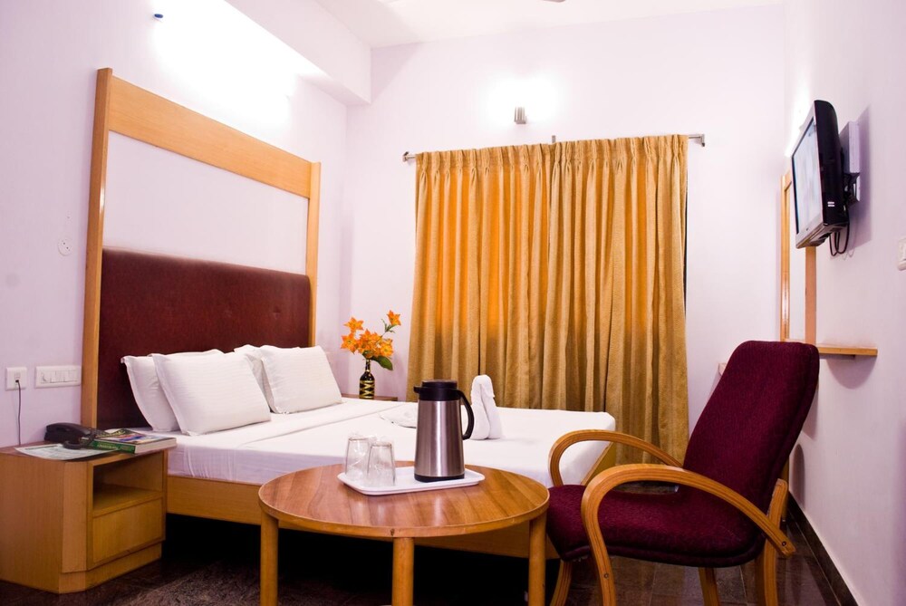HOTEL RAJADHANE 10/53