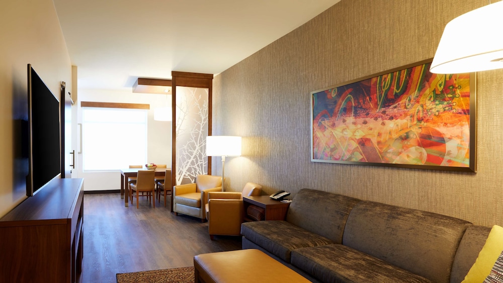 Hyatt Place Las Vegas At Silverton Village 24/42