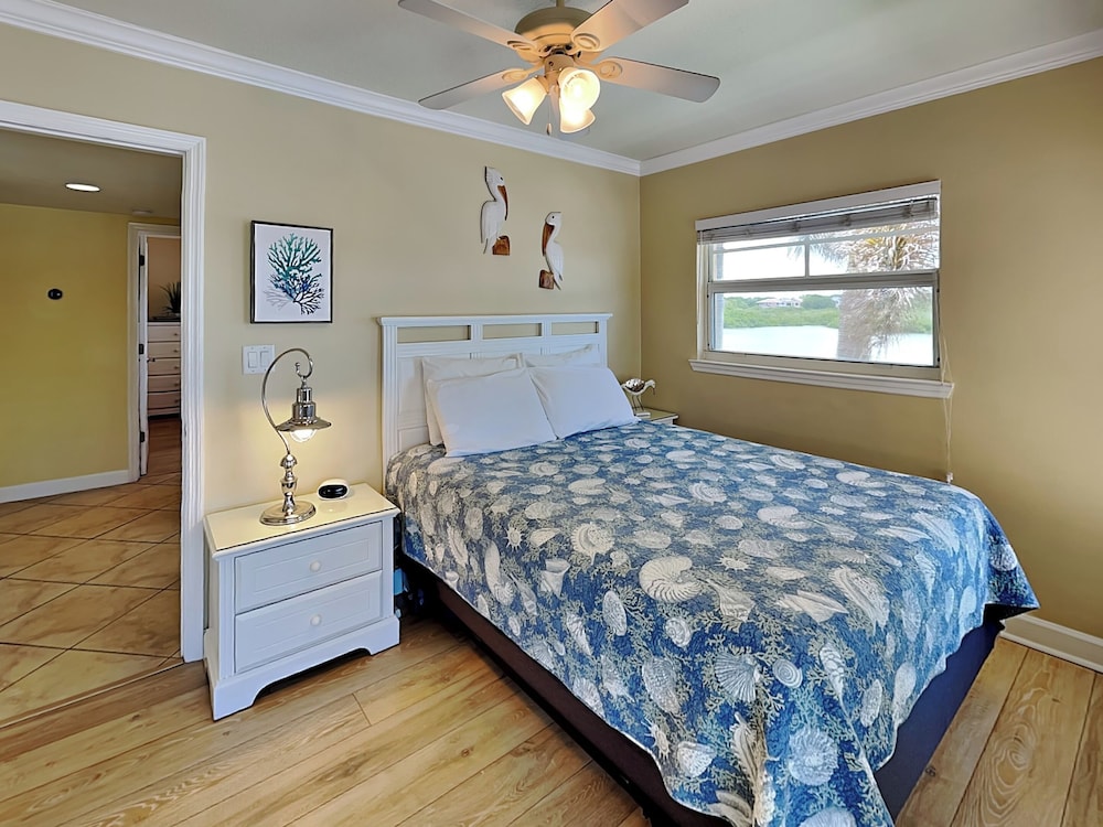 Barefoot Beach Resort 24/77