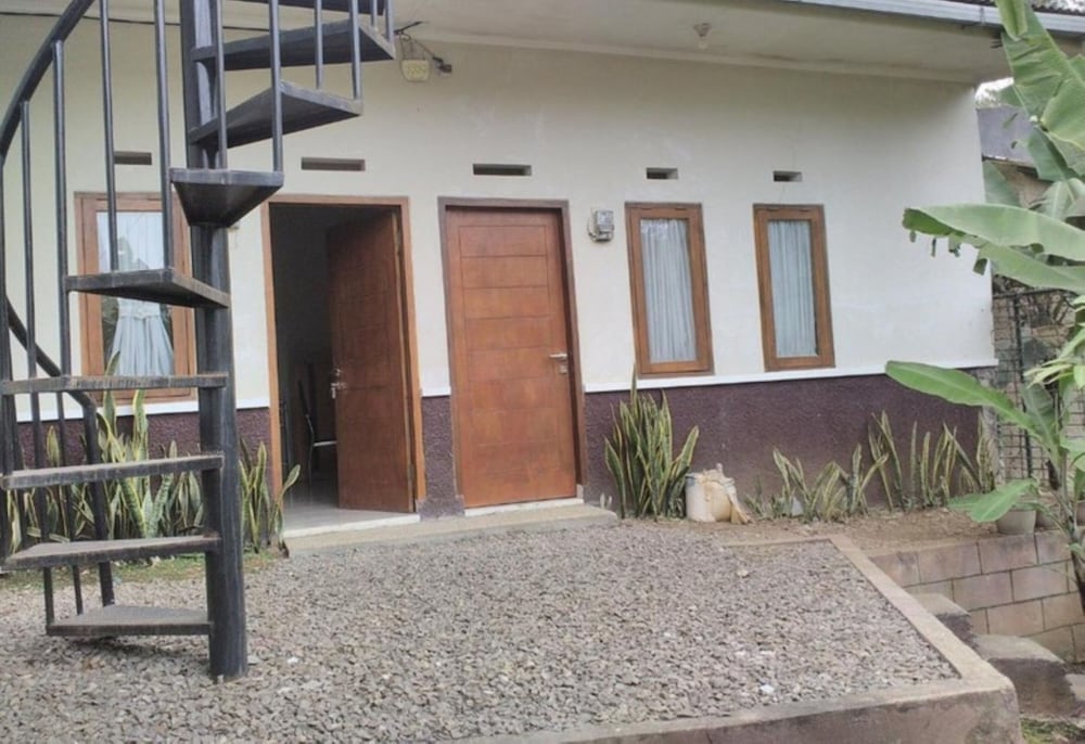 Nabila Syar i Guesthouse by ZUZU 17/19