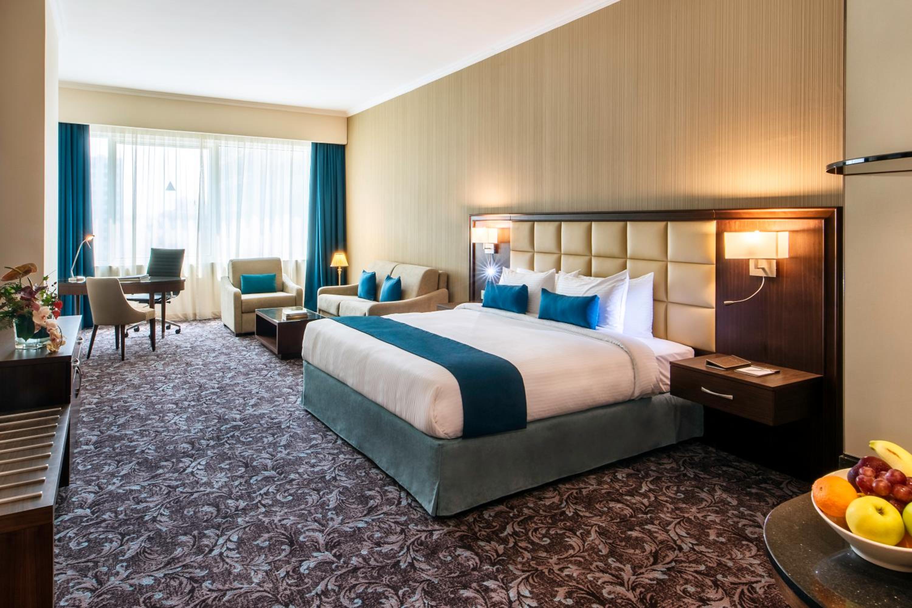 Deluxe, Double Bed, Lateral Side Sea View