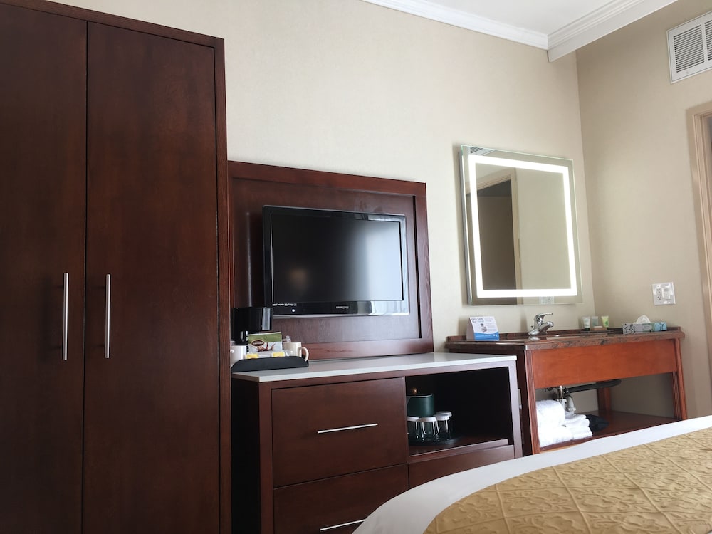 MainStay Suites Orange County John Wayne Airport 52/57