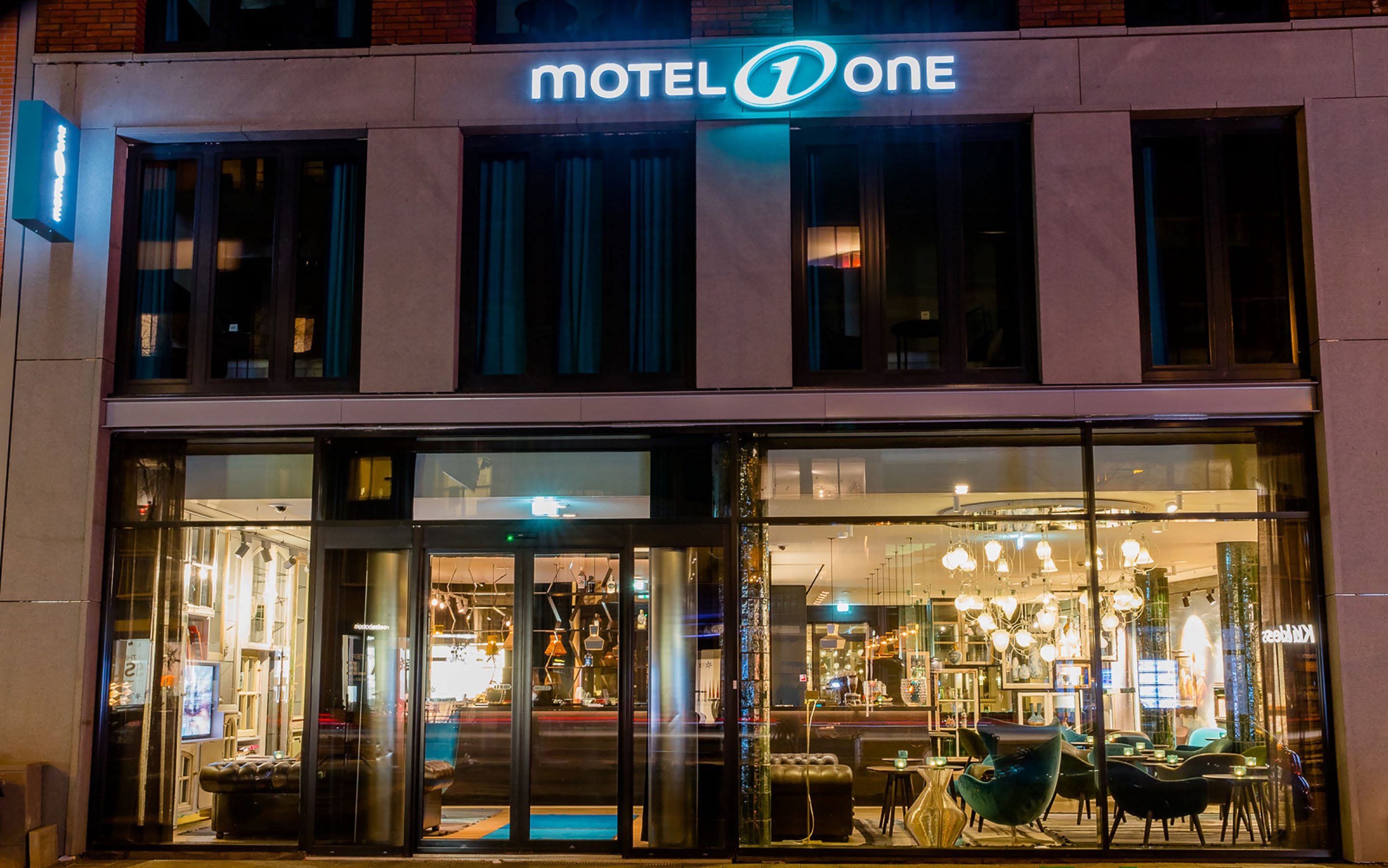 Motel One Amsterdam-Waterlooplein 1/27