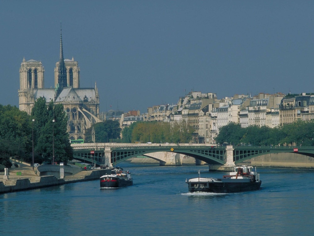 Ibis Budget Paris Porte De Montmartre 56/60