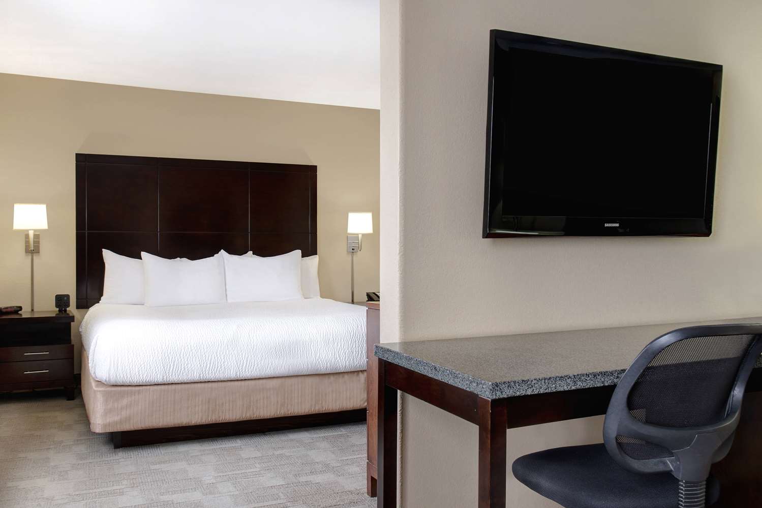 Days Inn By Wyndham Medicine Hat 13/38
