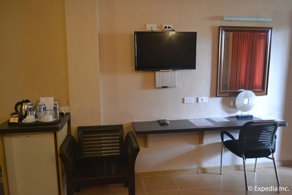Hanan Hotel Tagaytay 44/64