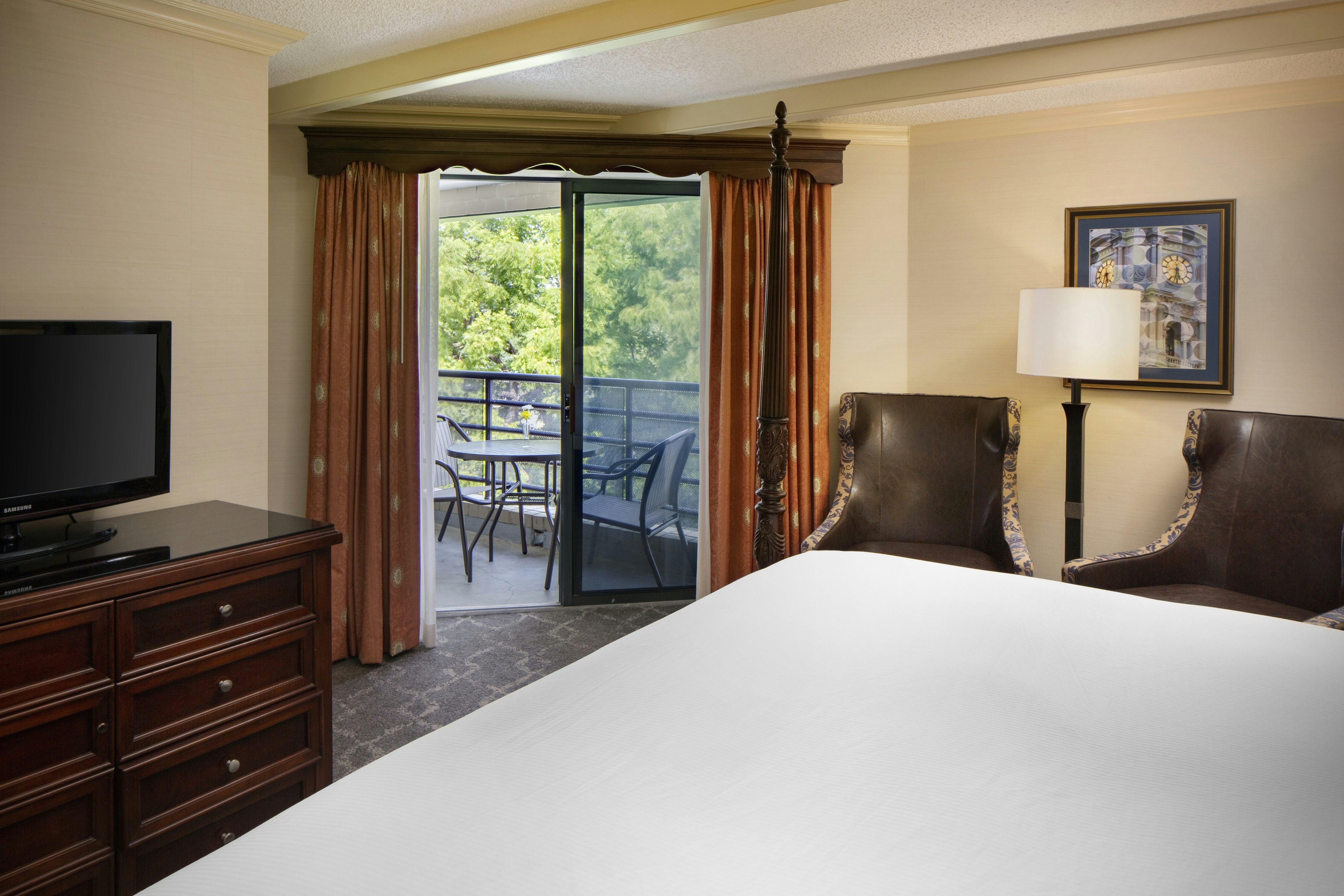2 Rooms, Suite, King Bed, Balcony