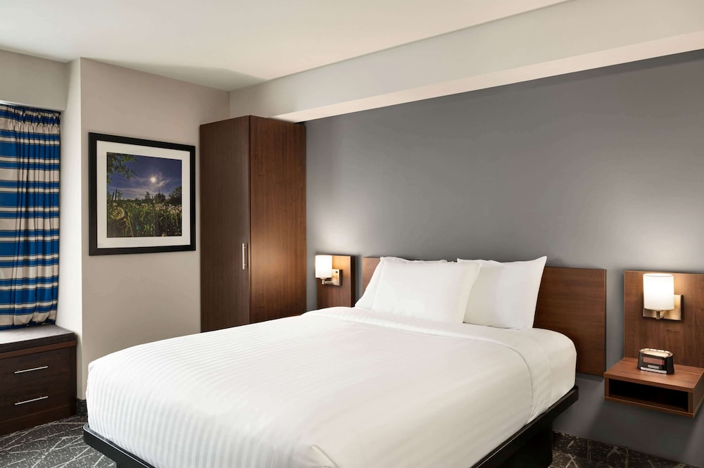 Microtel Inn and Suites by Wyndham Antigonish 2/21