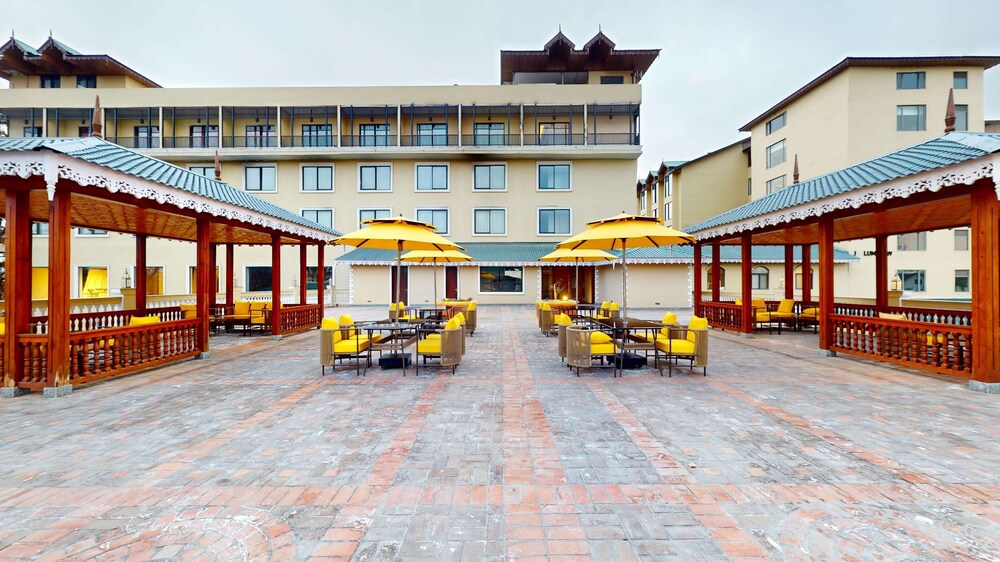 Radisson Collection Hotel & Spa, Riverfront Srinagar 43/50