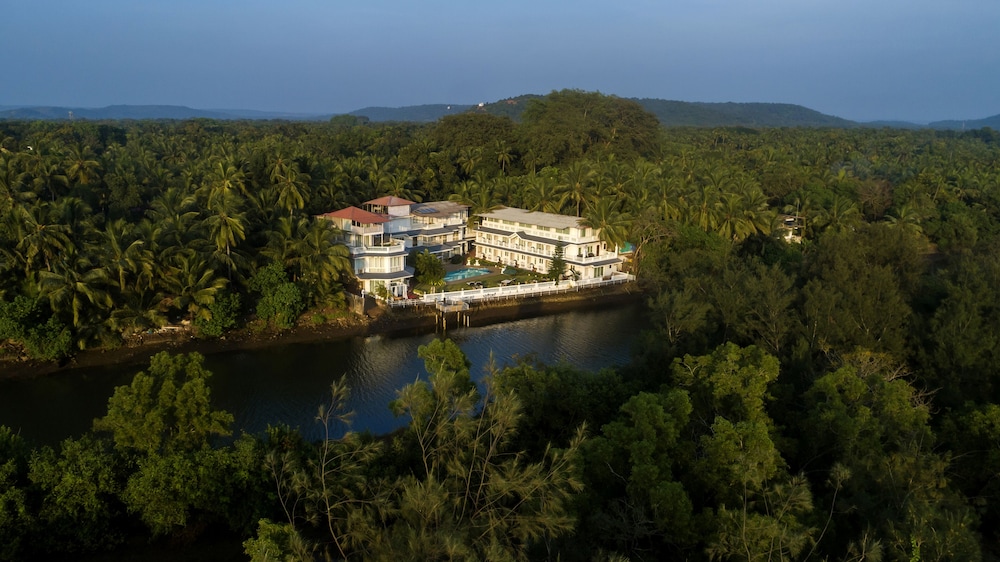 Stone Wood River Front 35/50