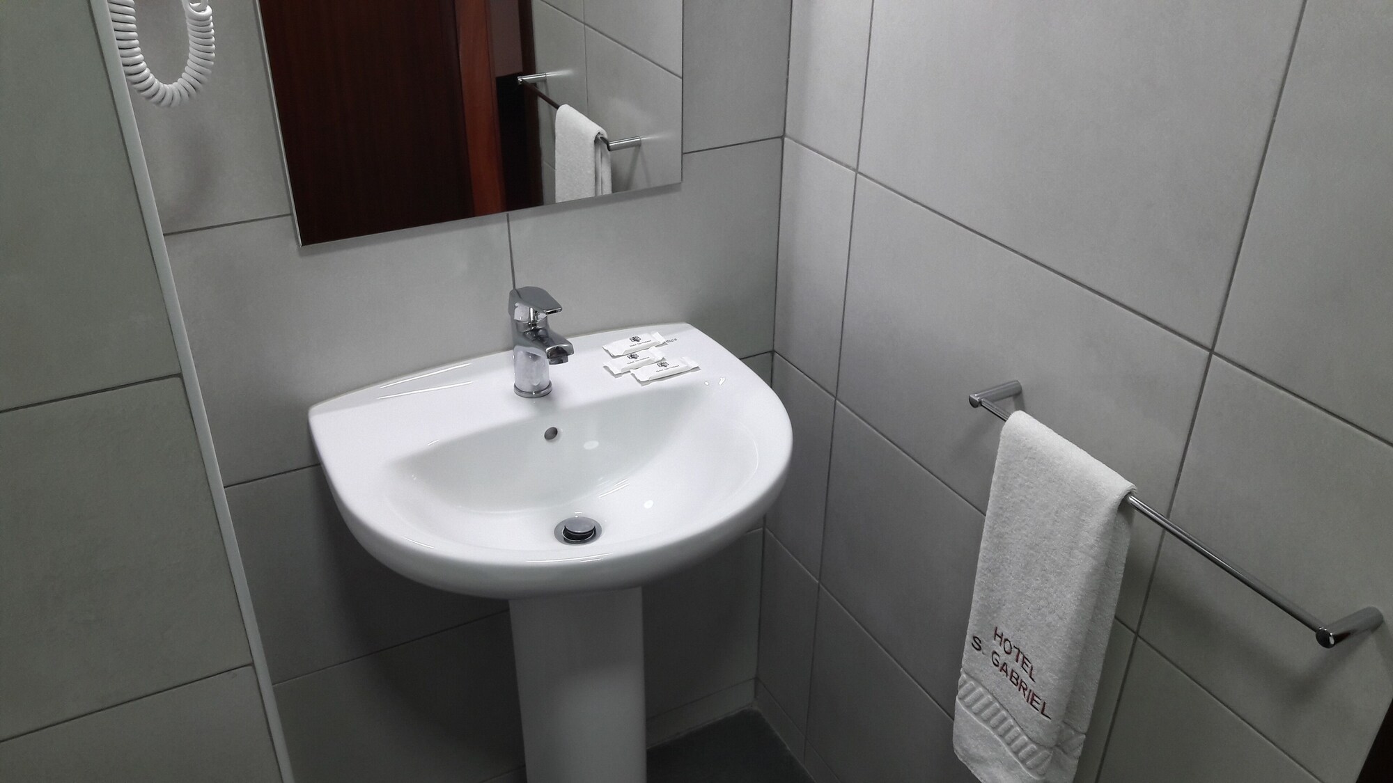 غرفة ثلاثية بثلاثة أسرّة، HOTEL SAO GABRIEL(FORMERLY Solar Residencial S. Gabriel) 4/5
