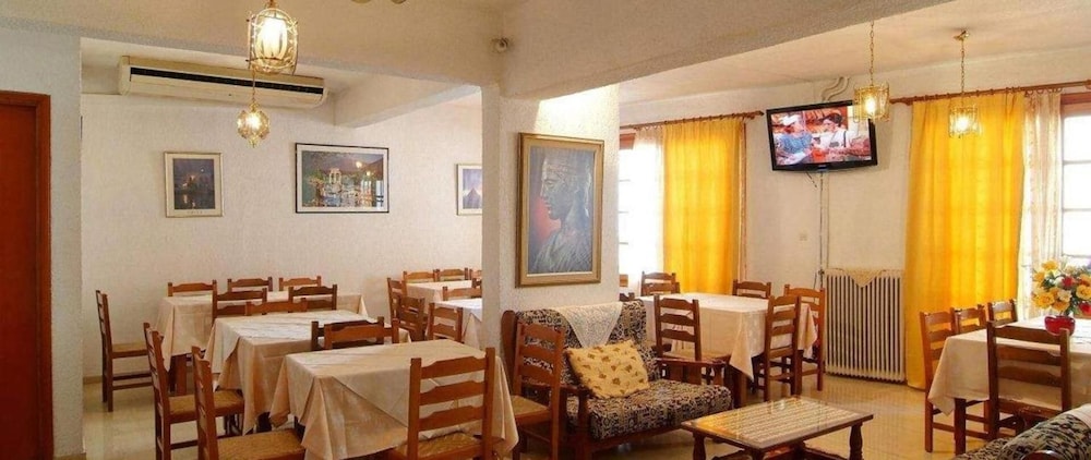 Orfeas Hotel 39/48