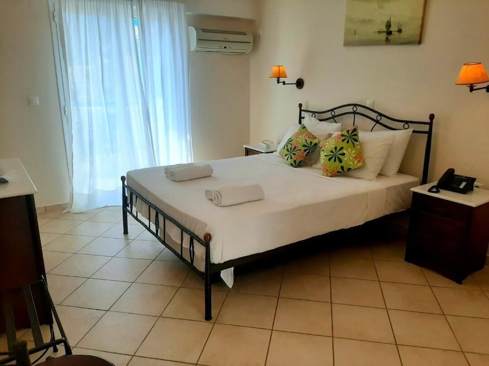 ROMANTICA HOTEL 30/65
