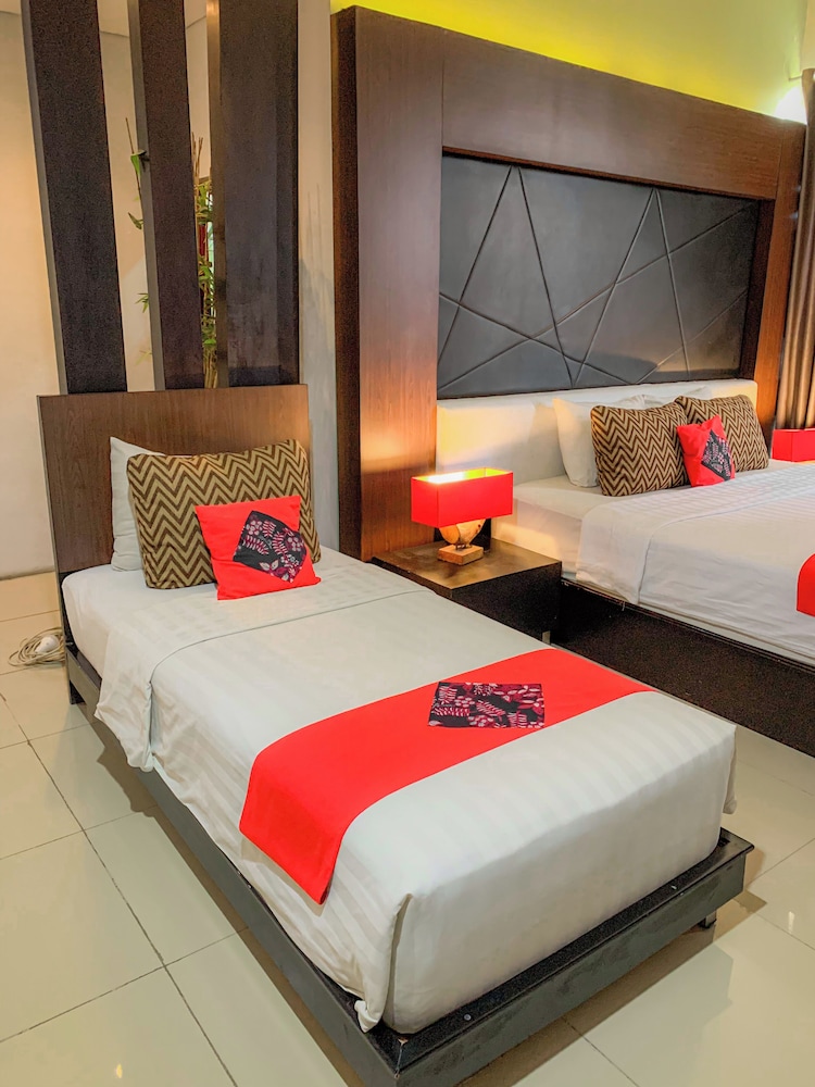 EXECUTIVE, STUDIO, SUITE
