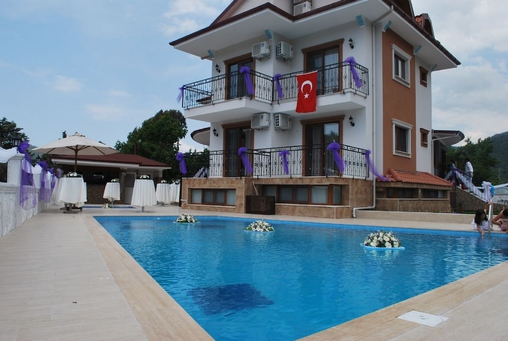 Funda Hotel 4/30