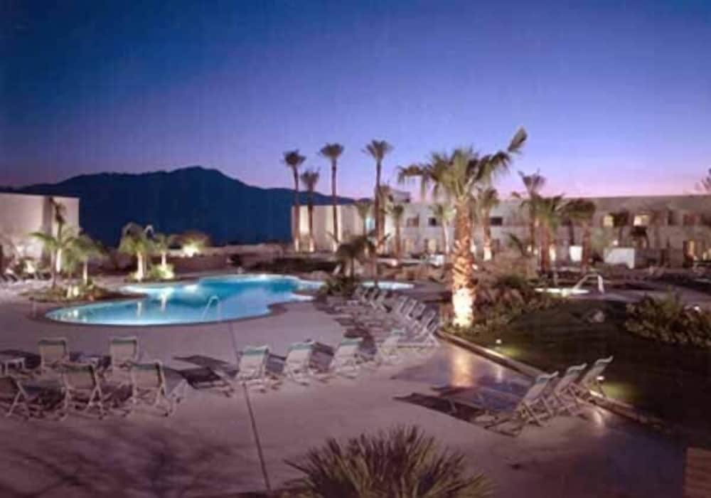 Miracle Springs Resort Spa 67/71