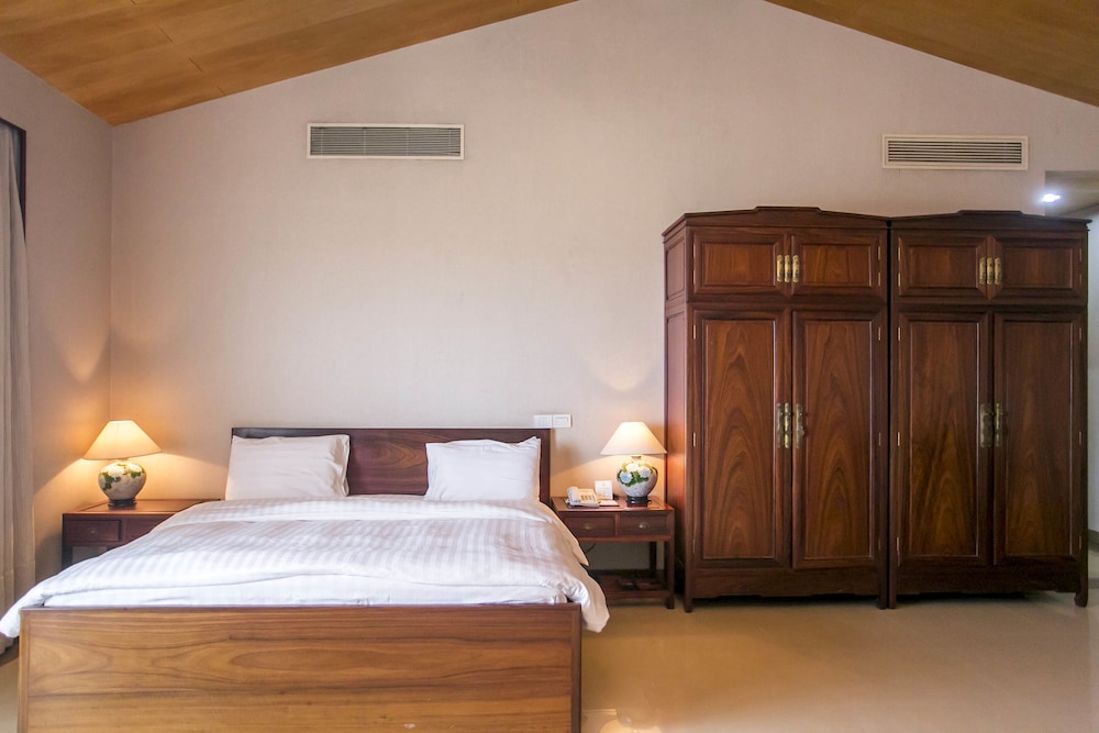 LUXURY, SUITE, MULTIPLE BEDS, LAGOON VIEW