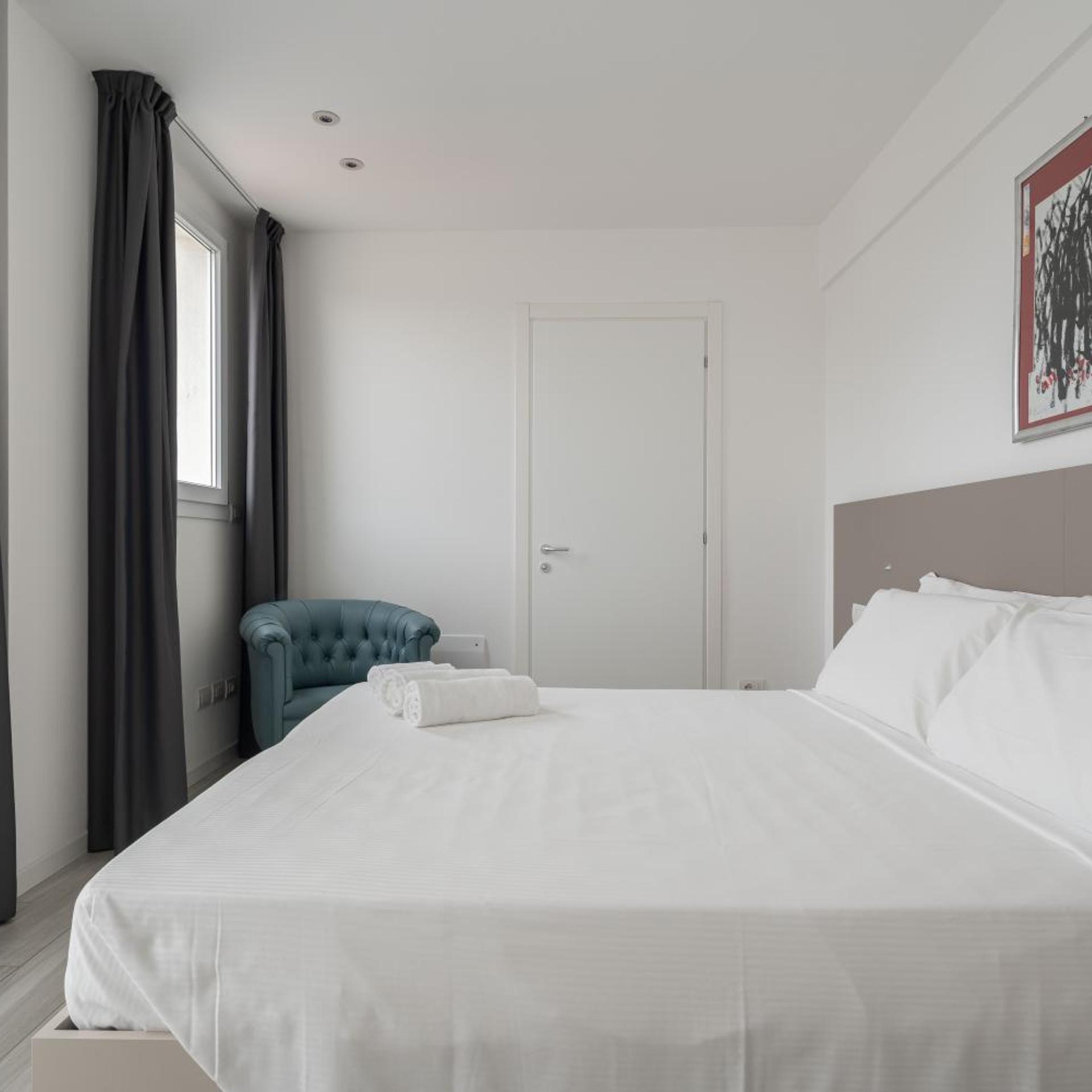 Deluxe, Double Bed, Side Sea View، Hotel Boston 9/10