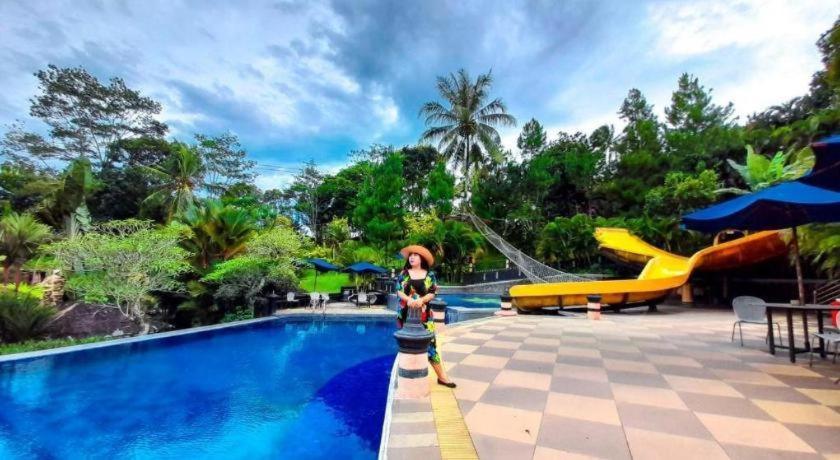 The Jhon's Cianjur Aquatic Resort 13/21