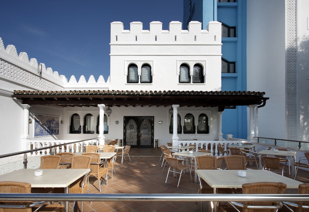 Hotel Abades Benacazon 60/61