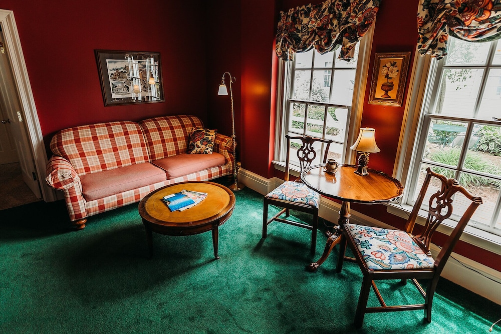The Rochester Inn, A Historic Hotel 43/70