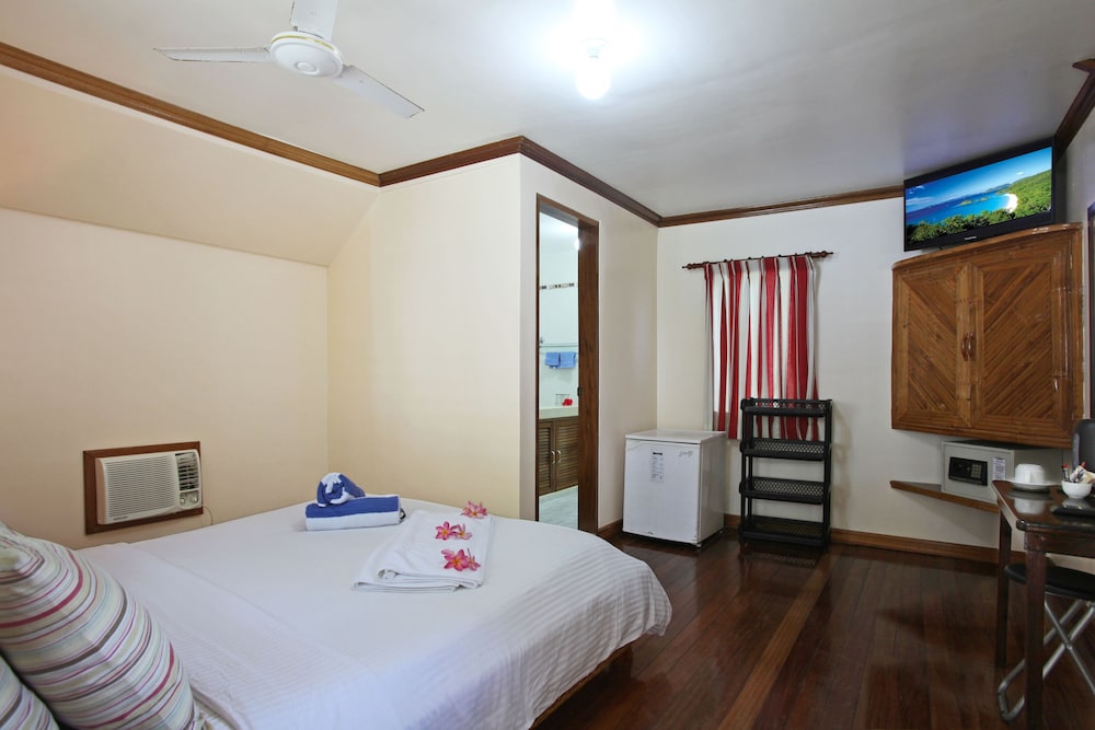 El Galleon Beach Resort Asia Divers 32/68