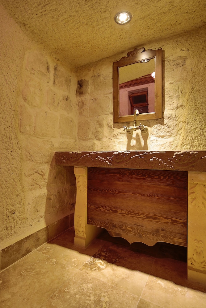 FAIRYLAND CAVE HOTEL 6/50