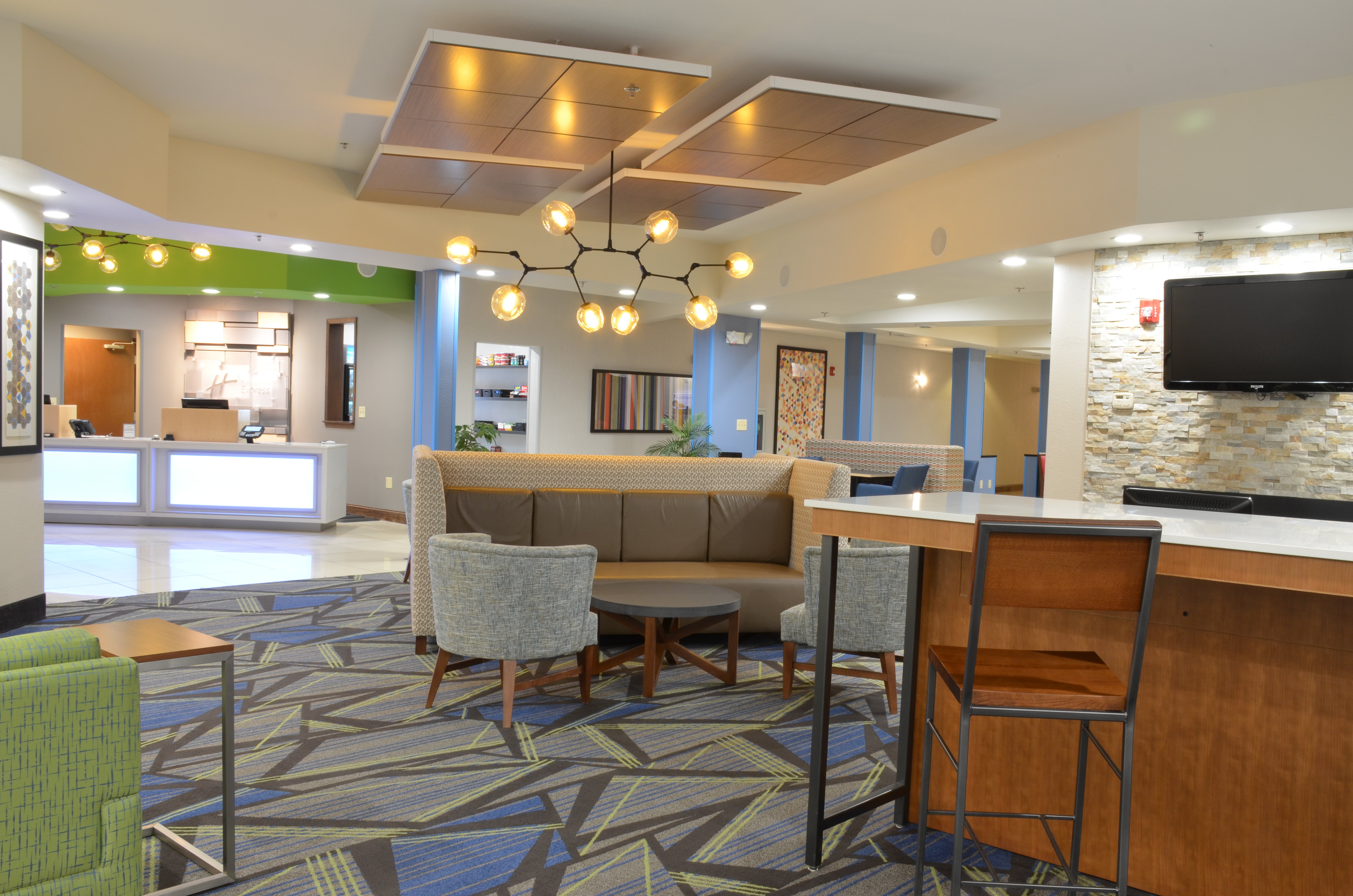 Holiday Inn Express Waterloo-Cedar Falls 11/59