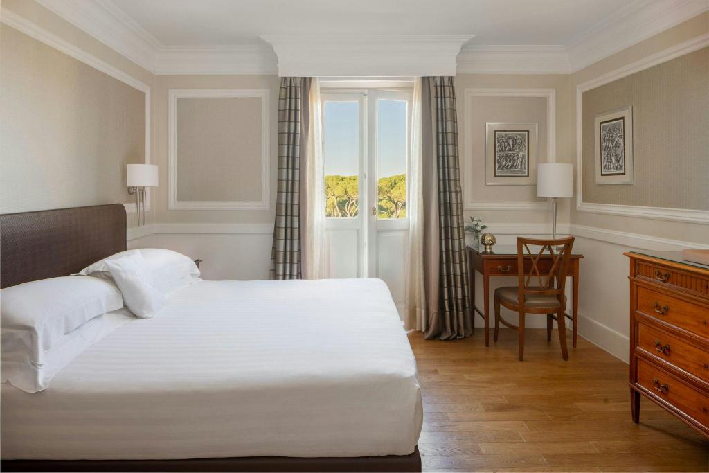 1 Bedroom, Grand, Borghese, Suite, King Bed, City View, Sofa
