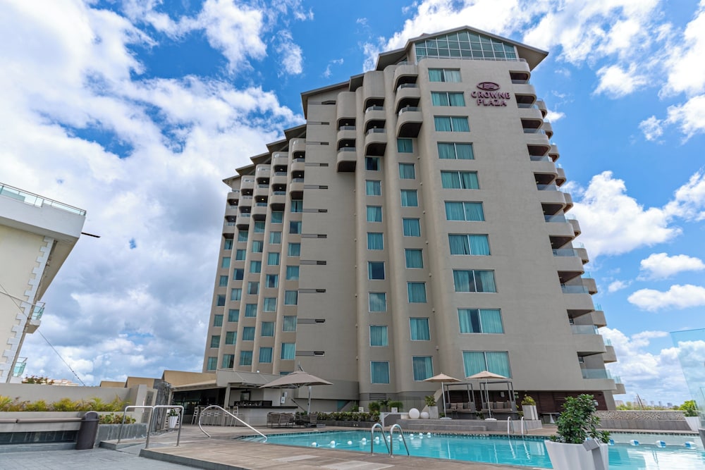 Crowne Plaza Santo Domingo (ex Intercontinental V Centenario Hotel) 8/71