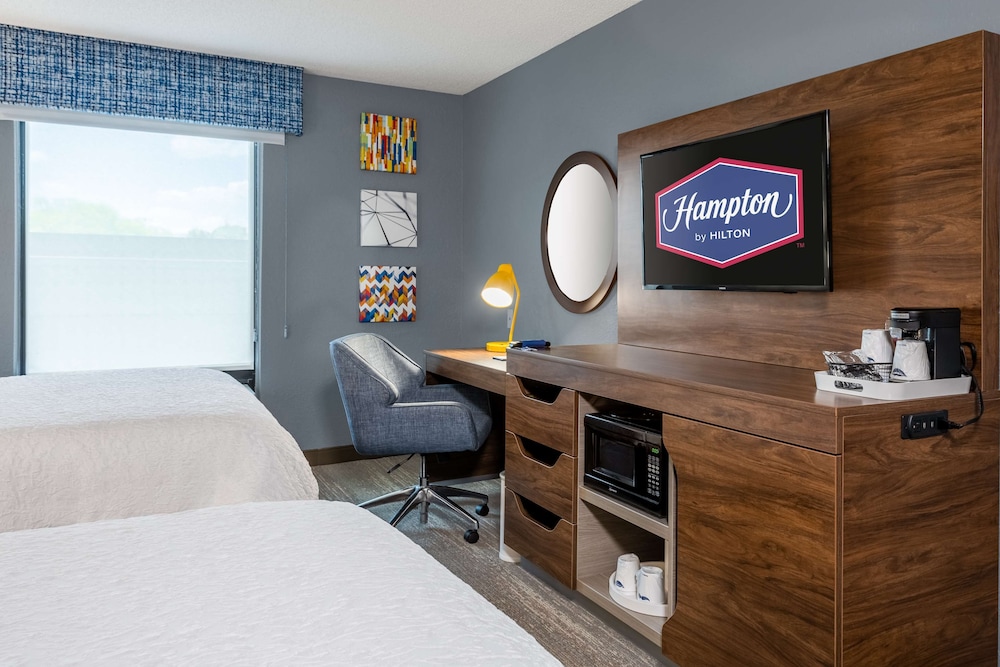 Hampton Inn & Suites Hopkinsville 26/45