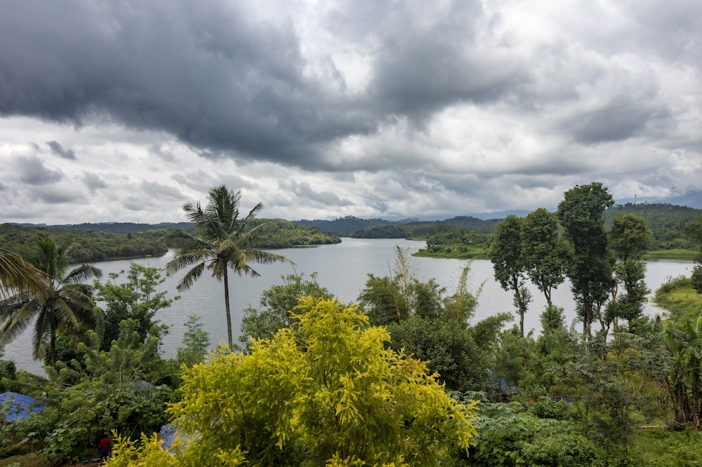 KARAPUZHA VILLAGE RESORT 45/51