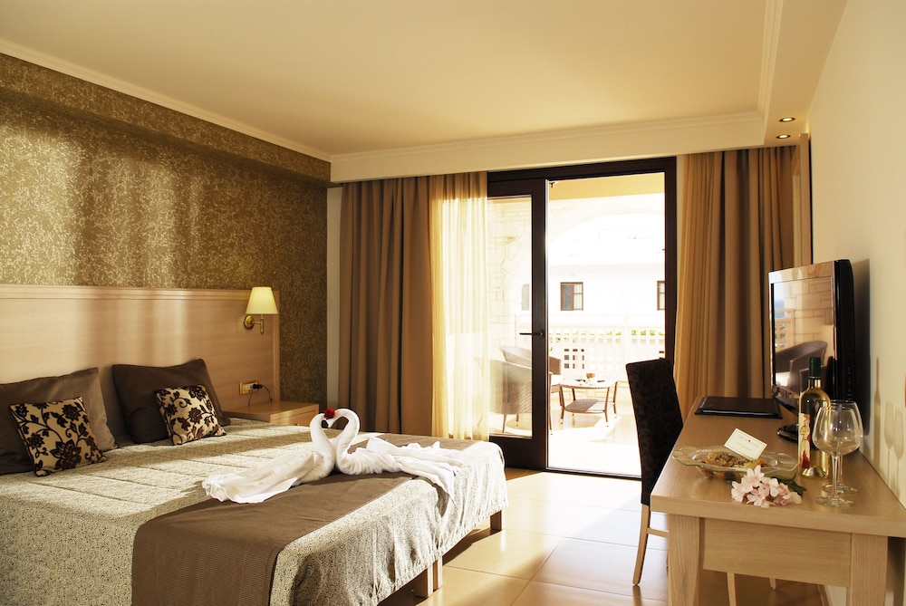 DOUBLE ROOM SUPERIOR