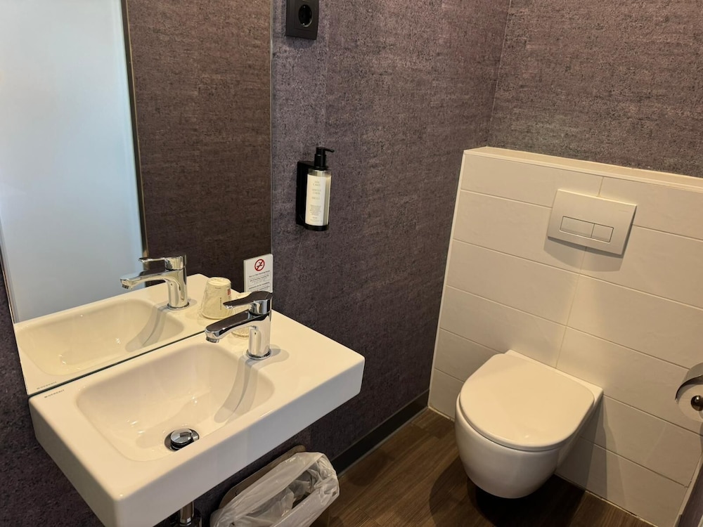Easyhotel Malaga City Centre 54/59