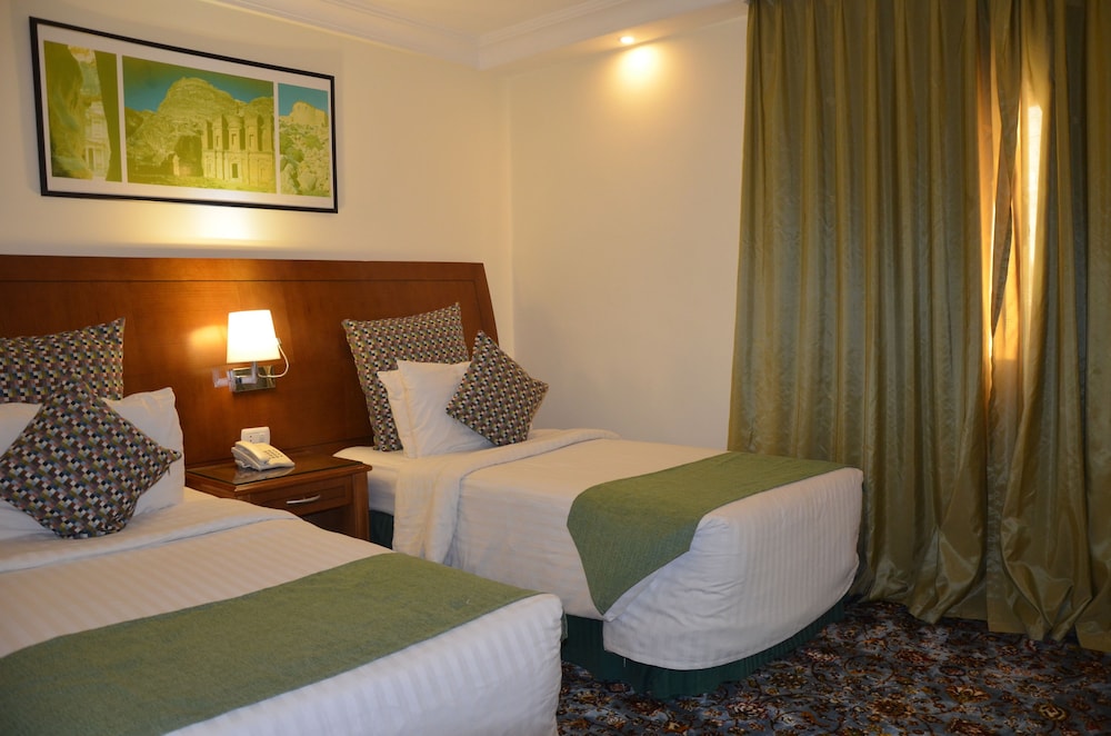 AMRA PALACE HOTEL 16/50